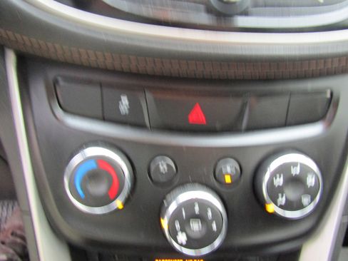 Used 2020 Chevrolet Trax LS image 22