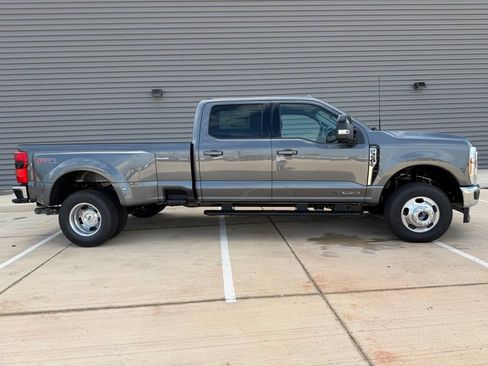 New 2026 Ford F350 Lariat w/ Lariat Premium Package AWD/4WD image 2