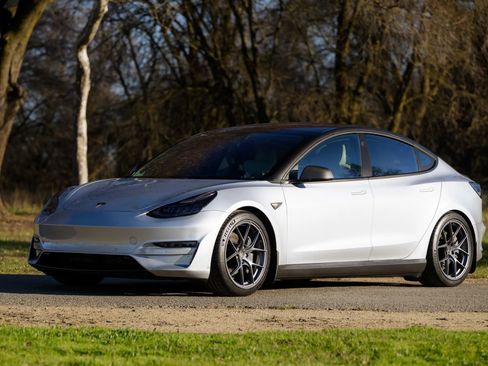 Used 2018 Tesla Model 3 Long Range AWD/4WD image 14