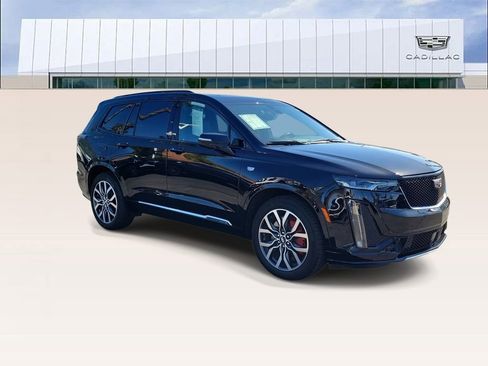 Used 2025 Cadillac XT6 Sport w/ Technology Package image 2