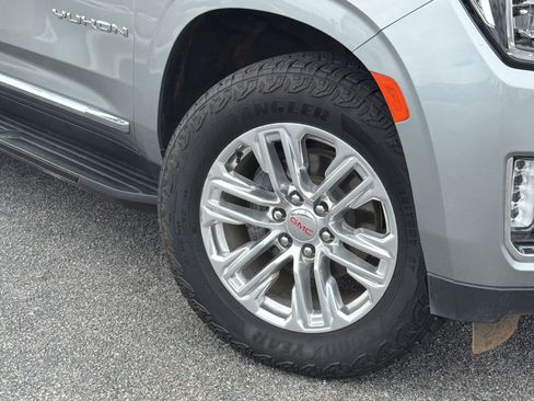 Used 2024 GMC Yukon XL SLT w/ SLT Premium Package AWD/4WD image 6