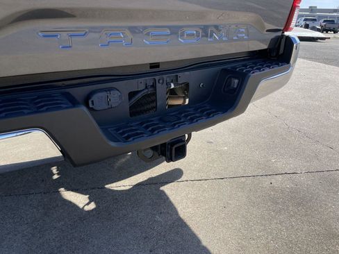 Used 2021 Toyota Tacoma SR5 image 32