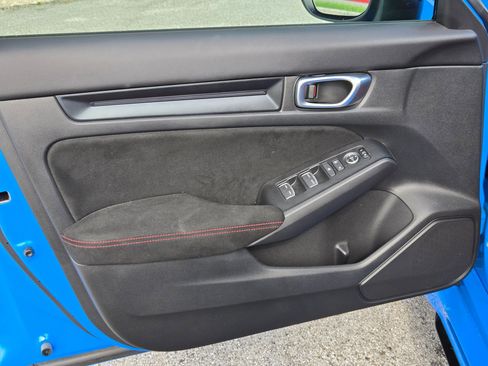 Used 2025 Honda Civic Type R image 10