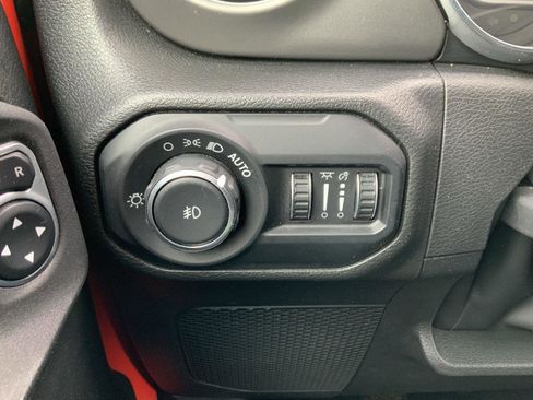 Used 2022 Jeep Wrangler Unlimited Sport image 29