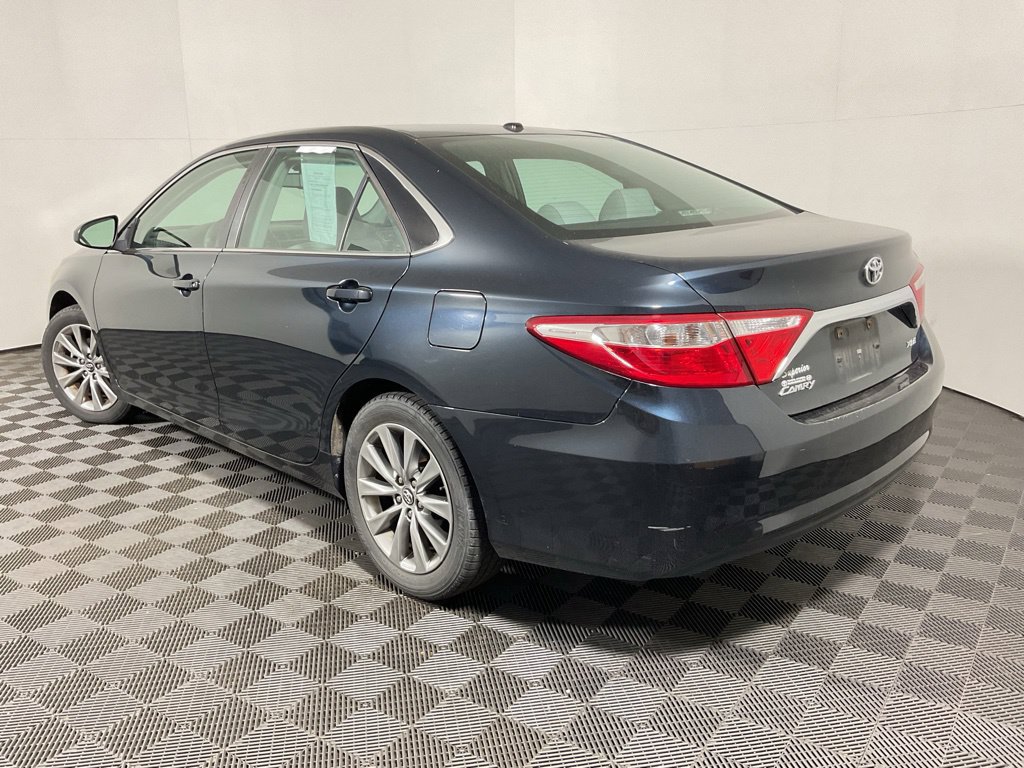 Used 2017 Toyota Camry XLE w/ Convenience Package FWD image 9