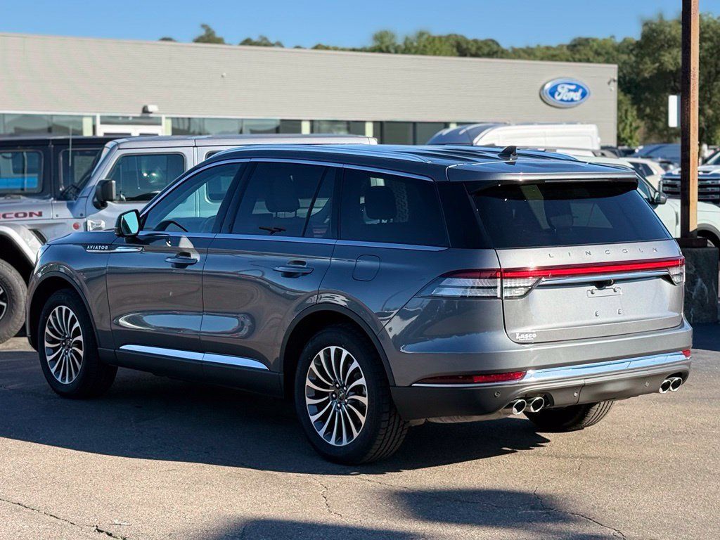 Used 2024 Lincoln Aviator Reserve w/ Elements Package Plus AWD/4WD image 39