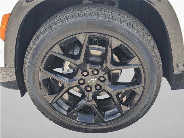 New 2026 Chevrolet Traverse RS w/ LPO, Floor Liner Package AWD/4WD image 9