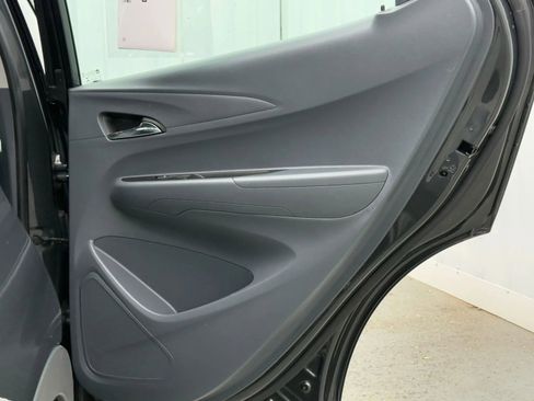 Used 2017 Chevrolet Bolt Premier w/ Driver Confidence II Package image 17