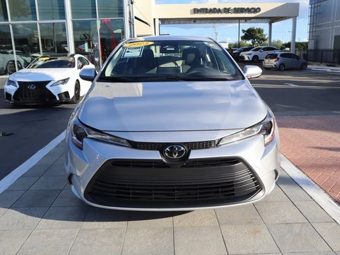 Used 2023 Toyota Corolla LE image 2