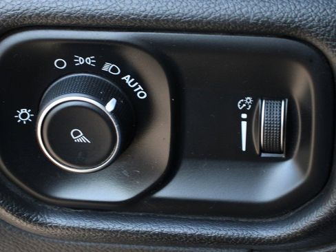 Used 2021 RAM 3500 Big Horn image 21