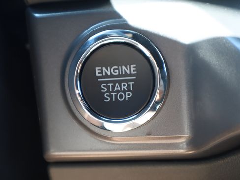 Used 2025 Ford F150 XLT w/ Equipment Group 302A MID AWD/4WD image 17