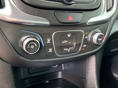 Used 2019 Chevrolet Equinox LT FWD image 28