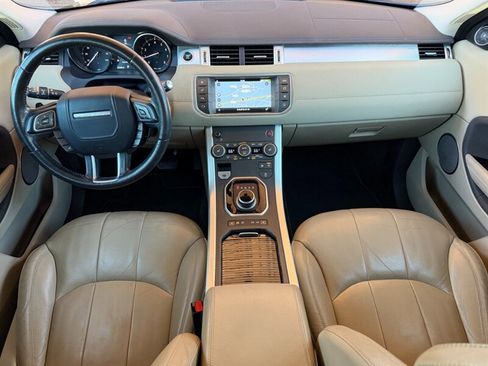 Used 2017 Land Rover Range Rover Evoque SE image 5