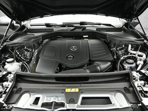 Certified 2025 Mercedes-Benz GLC 300 4MATIC image 29