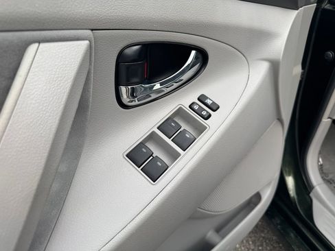 Used 2010 Toyota Camry LE image 11