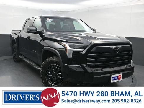 Used 2025 Toyota Tundra SR5 w/ SR5 Premium Package AWD/4WD image 1