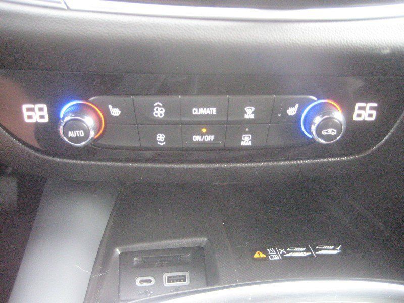 Used 2024 Buick Enclave Essence w/ Sport Touring Edition FWD image 20
