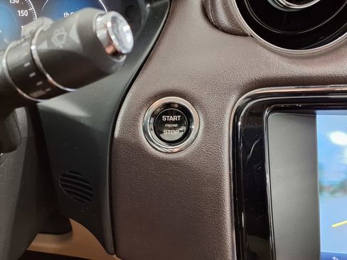 Used 2016 Jaguar XJ R-Sport RWD image 28