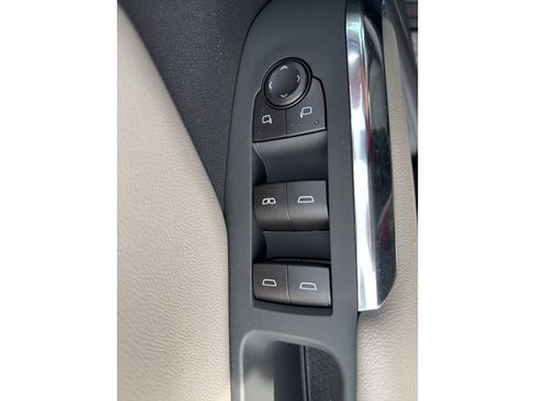 New 2026 Chevrolet Traverse LT w/ Driver Confidence Package FWD image 7