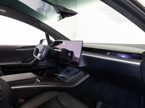 Used 2023 Tesla Model X image 21