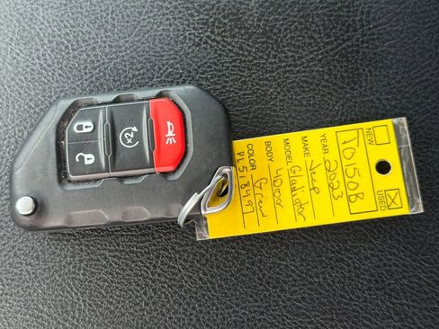 Used 2023 Jeep Gladiator Sport AWD/4WD image 27