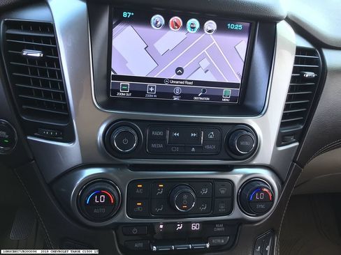 Used 2018 Chevrolet Tahoe LT w/ LT Signature Package RWD image 9