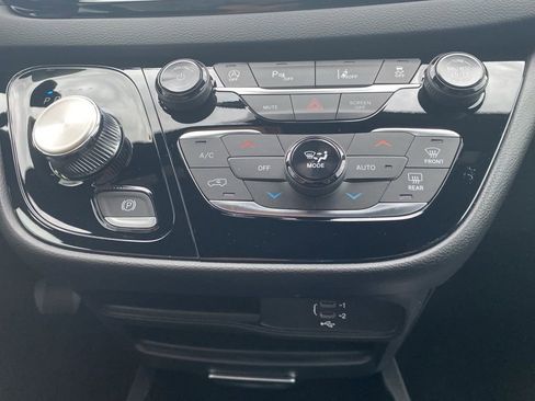 New 2026 Chrysler Voyager LX image 33