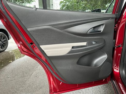 Used 2025 Buick Envista Avenir FWD image 29