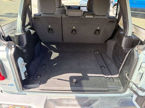 Used 2024 Jeep Wrangler Unlimited Sahara AWD/4WD image 19