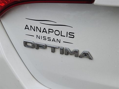 Used 2011 Kia Optima EX w/ Premium Pkg image 31