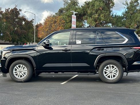 New 2026 Toyota Sequoia SR5 image 7