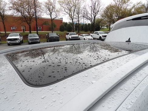 Used 2020 Volkswagen Atlas Cross Sport SEL image 20