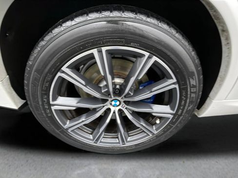 Used 2019 BMW X5 xDrive50i w/ M Sport Package image 18