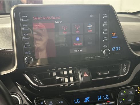 Used 2019 Toyota C-HR Limited FWD image 16