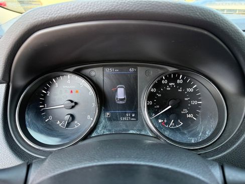 Used 2019 Nissan Rogue S image 27