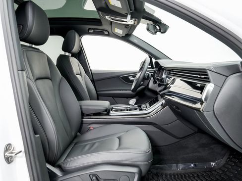 Certified 2025 Audi Q7 3.0T Premium w/ Convenience Package image 21