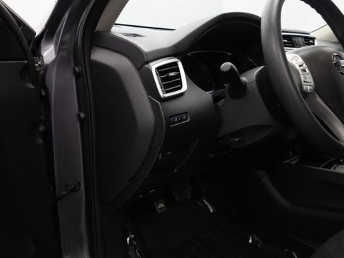 Used 2016 Nissan Rogue S image 20