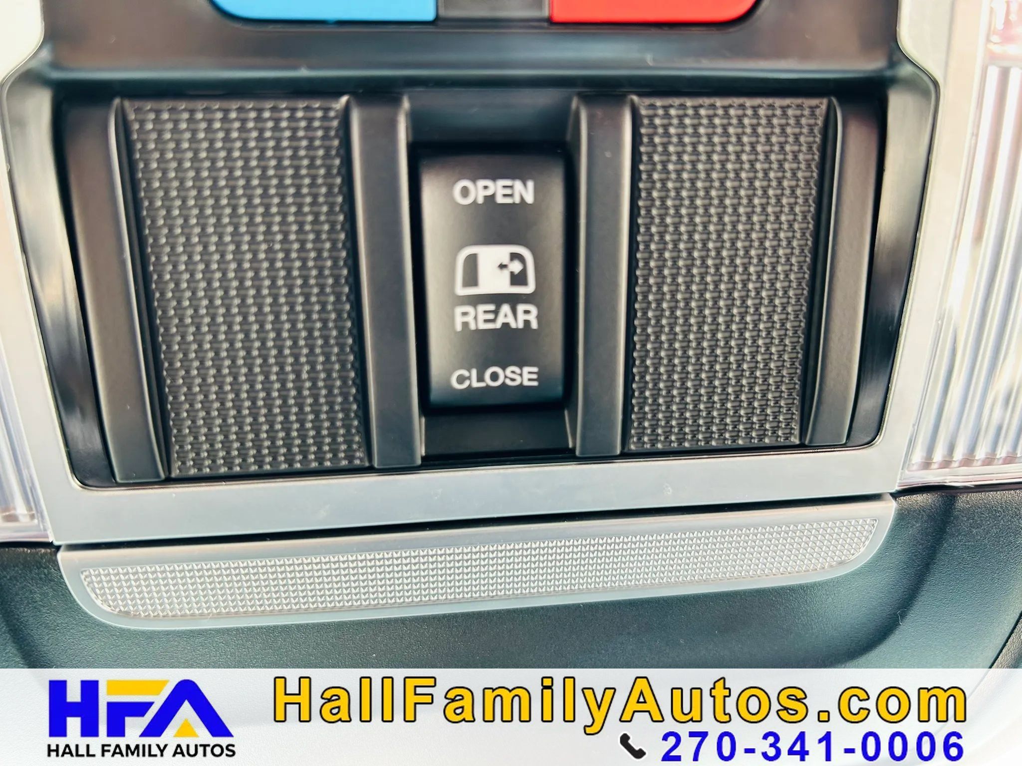Used 2024 RAM 2500 Laramie AWD/4WD image 32