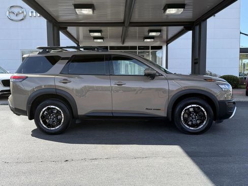 Used 2023 Nissan Pathfinder Rock Creek AWD/4WD image 4