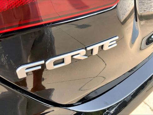 Used 2022 Kia Forte LXS FWD image 30