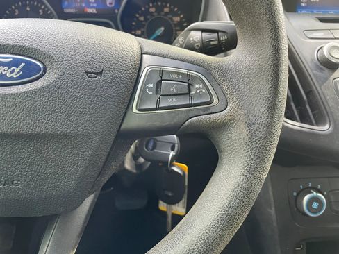 Used 2015 Ford Focus SE w/ Reverse Sensing Package image 13