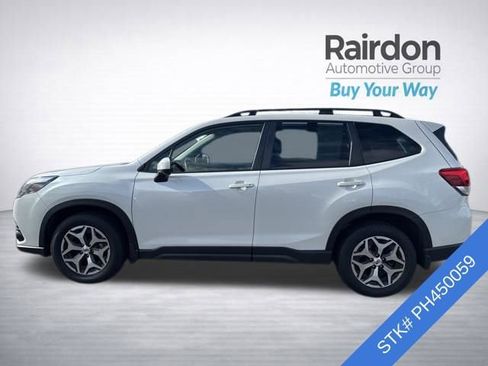 Used 2023 Subaru Forester Premium image 4
