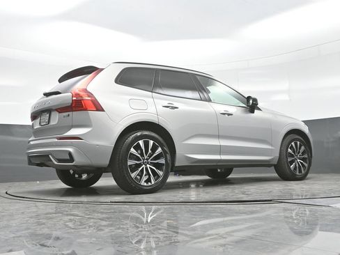 Used 2025 Volvo XC60 B5 Plus AWD/4WD image 28