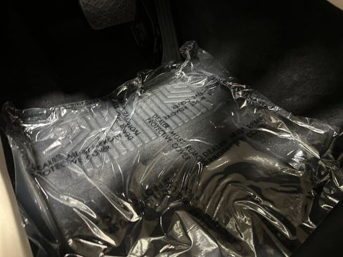 Used 2020 Mercedes-Benz GLC 300 4MATIC image 17