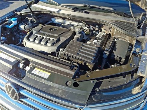 Certified 2022 Volkswagen Tiguan SE image 32