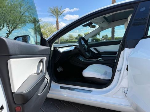 Used 2020 Tesla Model 3 Performance image 8