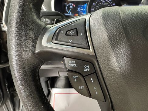 Used 2018 Ford Edge Titanium w/ Ford Safe & Smart Package FWD image 15