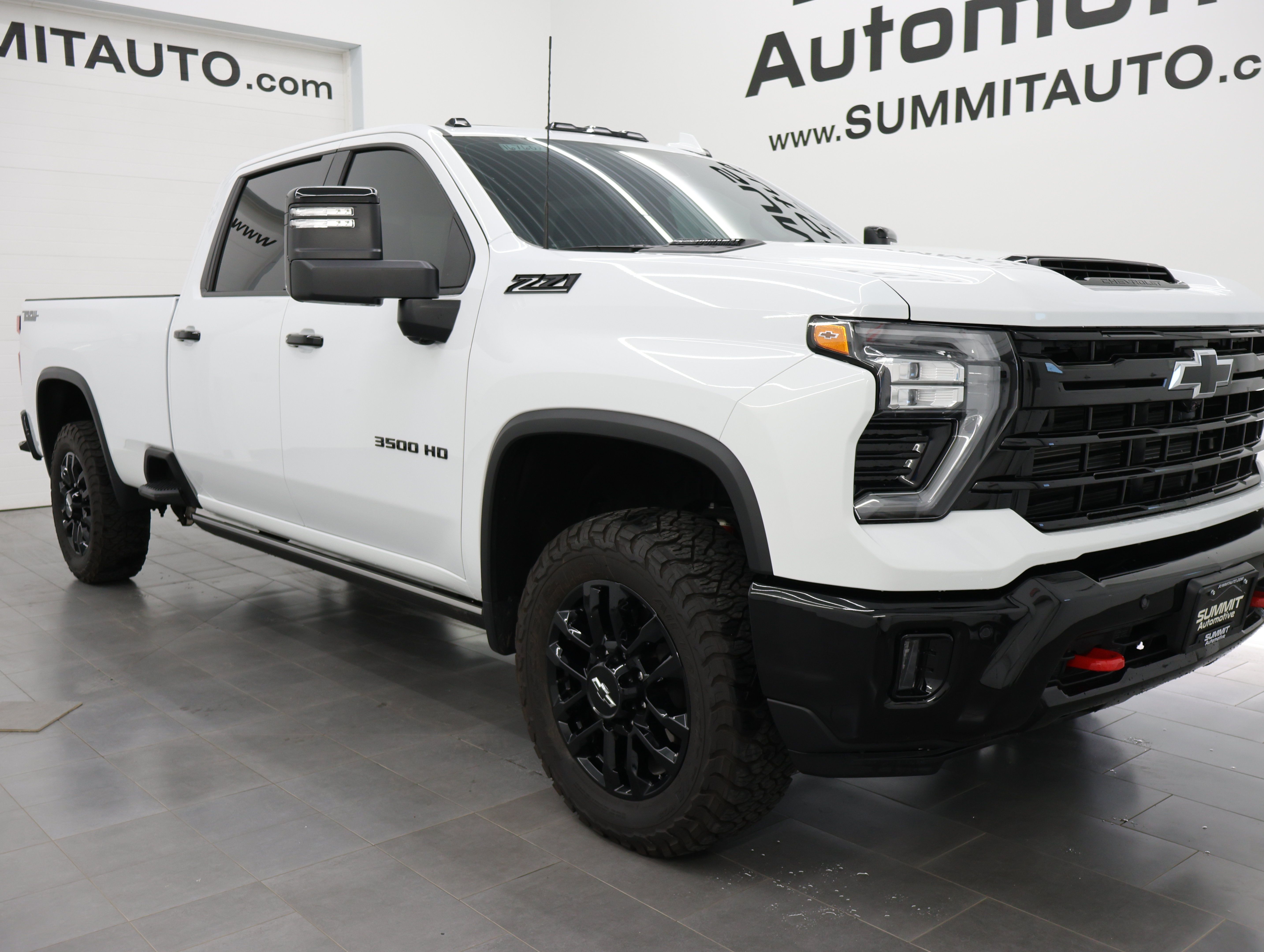 Used 2026 Chevrolet Silverado 3500 LTZ w/ LTZ Plus Package AWD/4WD image 2