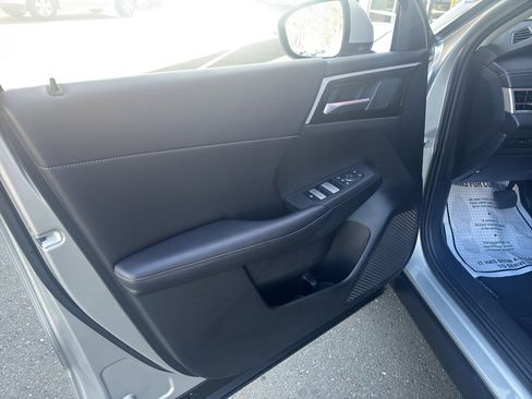 Used 2024 Mitsubishi Outlander SE image 6