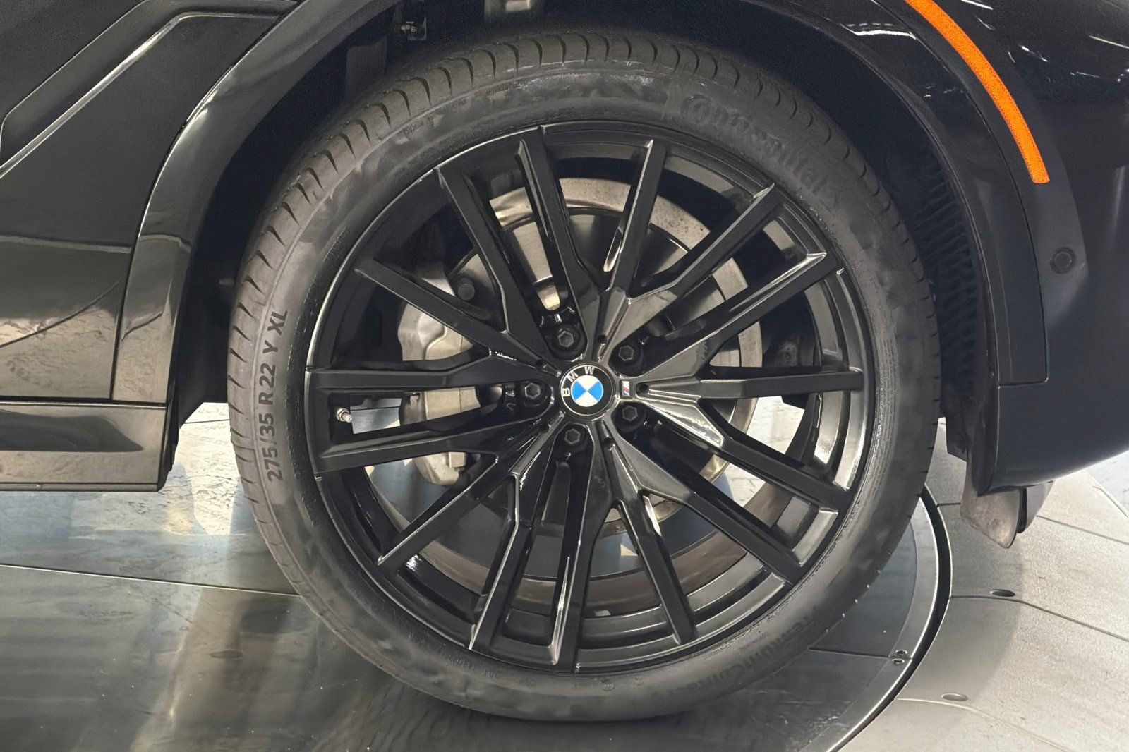 Used 2023 BMW X6 xDrive40i w/ M Sport Package AWD/4WD image 12